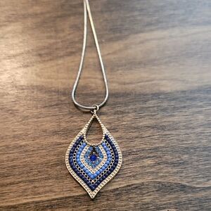 Elegant Blue and Gold Pendant Necklace